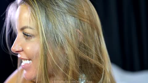 Snapshot of im_aleksa chatting on December 31, 2:58 pm Aleksa online show from December 31, 2:58 pm