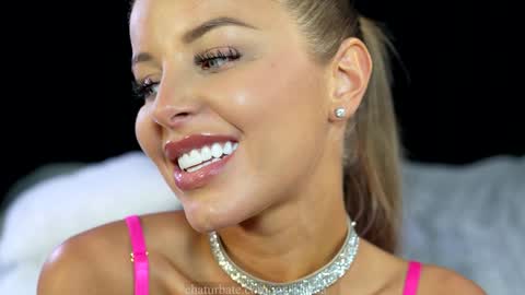 Snapshot of im_aleksa chatting on January 15, 11:21 am Aleksa online show from January 15, 11:21 am