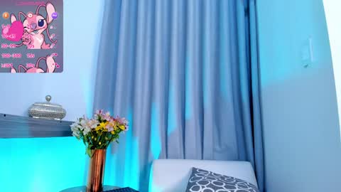  LUCY online show from February 4, 9:52 pm