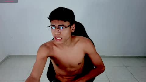 im_david01 online show from April 8, 1:11 pm