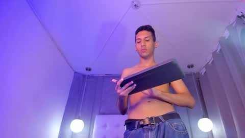 im_eiden_ online show from February 20, 9:15 pm