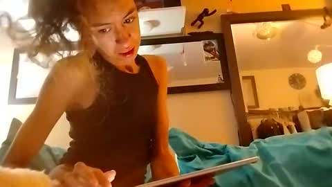 Snapshot of im_elliana chatting on October 20, 4:18 pm Ellliiana  online show from October 20, 4:18 pm