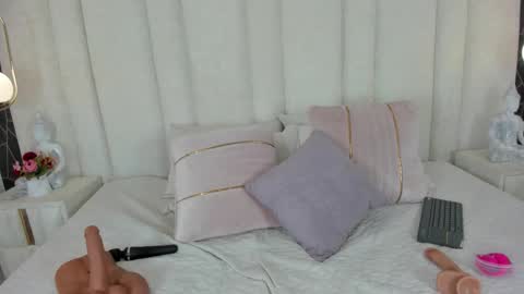 im_genesis online show from January 18, 8:45 pm