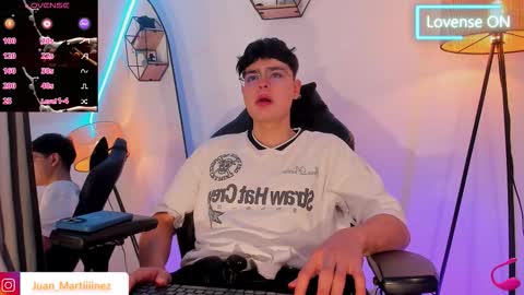 Snapshot of im_juaniito chatting on October 5, 4:11 am  40 OFF TODAY online show from October 5, 4:11 am