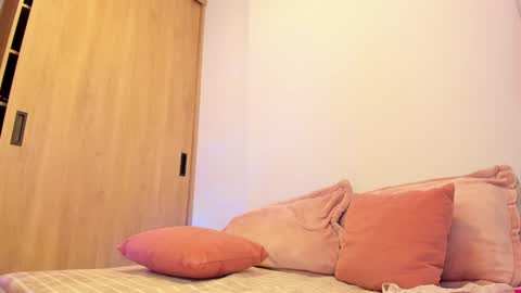 Snapshot of im_lunita chatting on January 10, 12:06 am Luna online show from January 10, 12:06 am