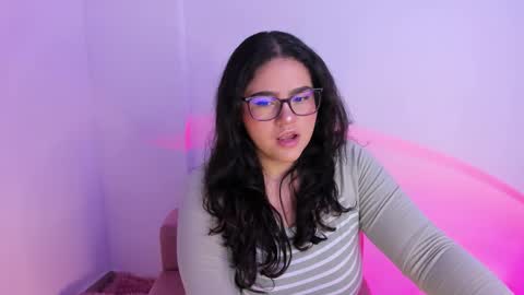 mei mei uwu online show from October 8, 10:18 pm