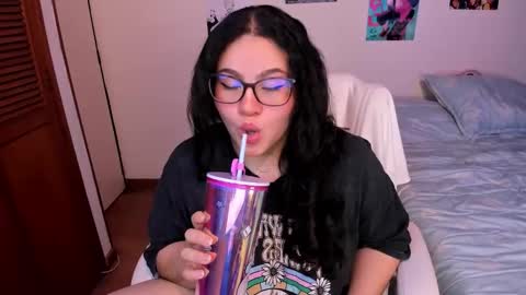 mei mei uwu online show from January 10, 12:12 am