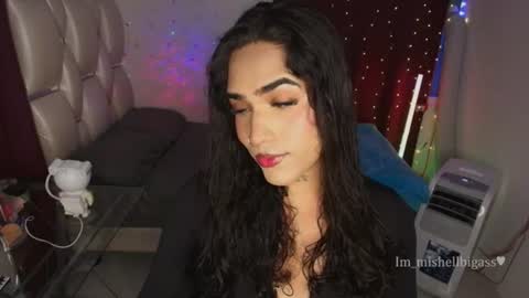 Snapshot of im_miabigass chatting on July 1, 1:40 am Mishell Martinez INSTAGRAM im mishellbigass online show from July 1, 1:40 am