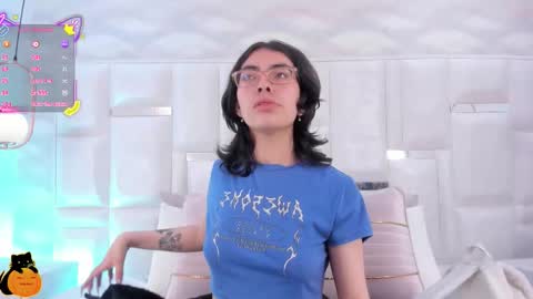 Moly  online show from October 26, 3:07 pm