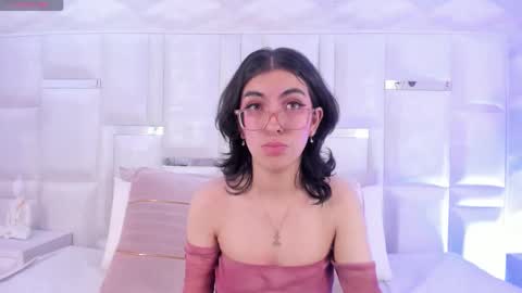 Moly  online show from November 17, 8:25 pm