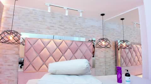 im mou  online show from January 23, 7:51 pm