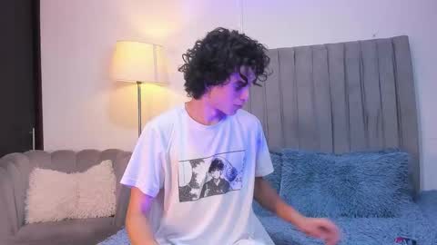 Perseo - Help me with 50 thumbs up online show from December 14, 7:51 pm