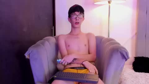 thomas online show from February 1, 1:42 pm