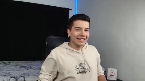 Snapshot of im_tommyrosse chatting on October 28, 8:33 pm im_tommyrosse online show from October 28, 8:33 pm