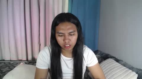 Snapshot of im_ur_girl_demure chatting on August 4, 7:38 pm kyline online show from August 4, 7:38 pm
