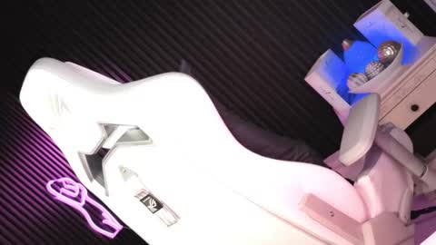 Snapshot of im_ur_nightmare chatting on February 12, 4:29 am Candy Moore online show from February 12, 4:29 am