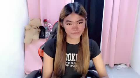 Snapshot of im_yourfairyannaxx chatting on April 21, 1:53 am im_yourfairyannaxx online show from April 21, 1:53 am