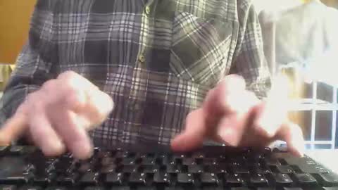 Snapshot of imaussiechris chatting on February 22, 11:25 pm Aussie Guy online show from February 22, 11:25 pm