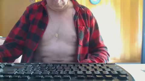 Snapshot of imaussiechris chatting on April 20, 2:58 am Aussie Guy online show from April 20, 2:58 am