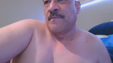 Snapshot of imbackmandosuknw chatting on March 11, 3:02 pm imbackmandosuknw online show from March 11, 3:02 pm