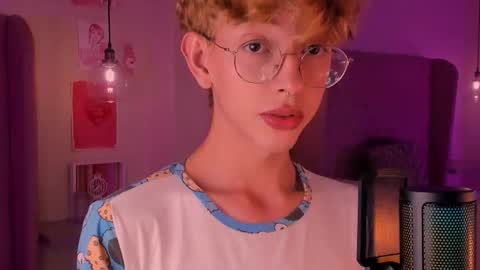 Damiano online show from October 17, 9:28 pm