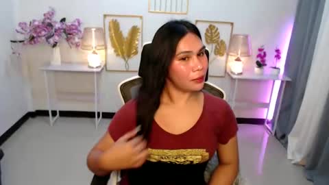 Snapshot of imdestined_foryou chatting on January 6, 1:30 pm Ashley online show from January 6, 1:30 pm