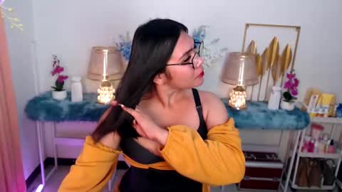 Snapshot of imdestined_foryou chatting on January 30, 6:43 pm Ashley online show from January 30, 6:43 pm