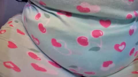 mia latina online show from February 7, 3:32 am