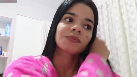 Snapshot of imhaymed chatting on February 5, 8:35 pm Haymed Montao online show from February 5, 8:35 pm