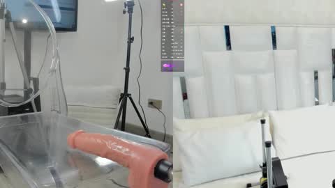 Krystall online show from November 12, 9:25 pm