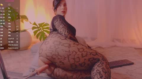 Leana online show from April 6, 9:32 am