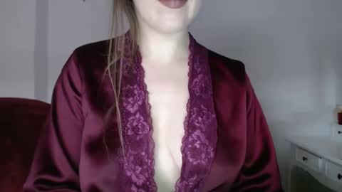 Snapshot of immouss chatting on December 9, 9:37 pm Pola online show from December 9, 9:37 pm