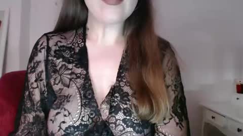 Snapshot of immouss chatting on December 11, 9:12 pm Pola online show from December 11, 9:12 pm