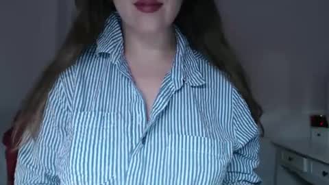 Snapshot of immouss chatting on February 25, 10:39 pm Pola online show from February 25, 10:39 pm