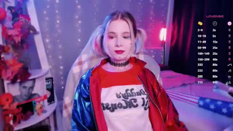 Mia online show from November 1, 11:01 am