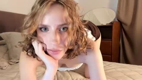 Snapshot of imogensy chatting on June 26, 2:21 pm my name Imo Fansly online show from June 26, 2:21 pm