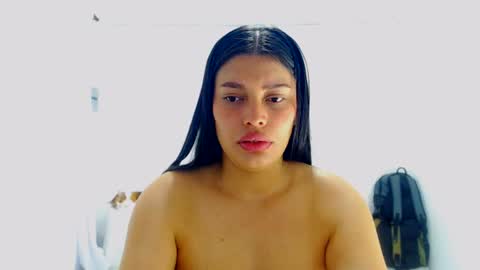 imsweetlips online show from July 5, 9:11 pm