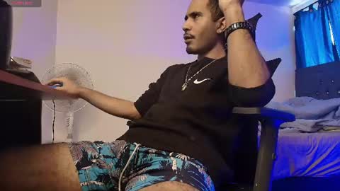 Daniel   thumb up me please its important Im new INDEPENDENT MODEL online show from July 16, 3:29 pm