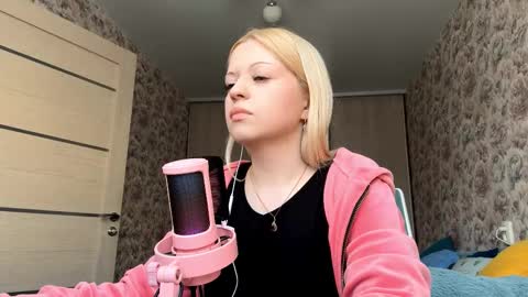 Snapshot of inamillsap chatting on February 18, 11:06 am Lola online show from February 18, 11:06 am