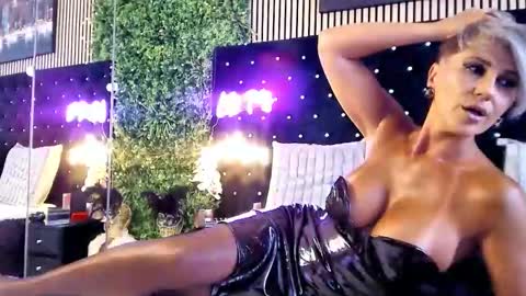 inanna_ishtar1 online show from September 24, 9:23 am