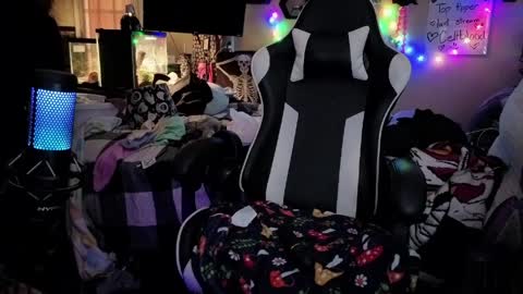 Inarafoxx online show from March 31, 9:04 pm