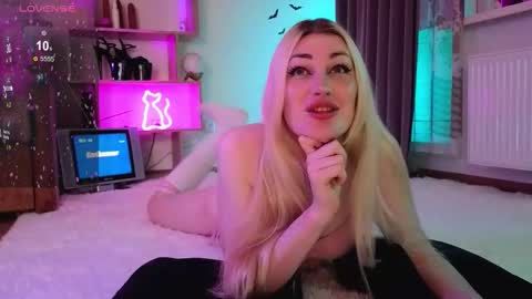  Dina  Help me reach 100 likes  online show from October 17, 10:12 pm