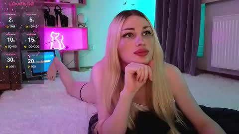  Dina  Help me reach 100 likes  online show from November 25, 9:26 pm