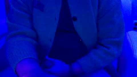 Inchesofhappiness7 online show from October 26, 11:49 am