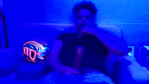 Inchesofhappiness7 online show from November 1, 10:28 am