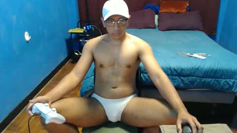 Snapshot of incrediballz chatting on October 15, 2:33 am incrediballz online show from October 15, 2:33 am