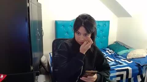 incubus_couple1 online show from December 24, 10:33 am