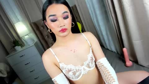 indestructabletrixie online show from December 21, 3:20 pm