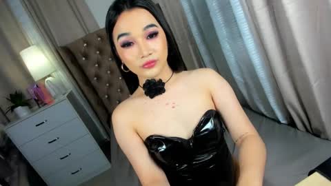 indestructabletrixie online show from December 22, 12:38 pm