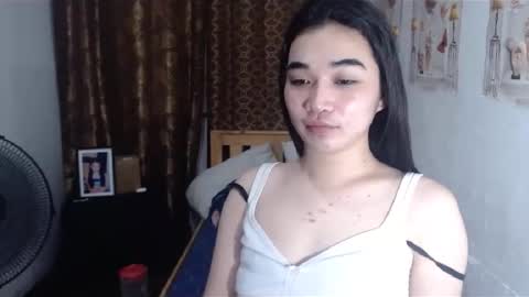 indestructabletrixie online show from January 18, 8:41 am